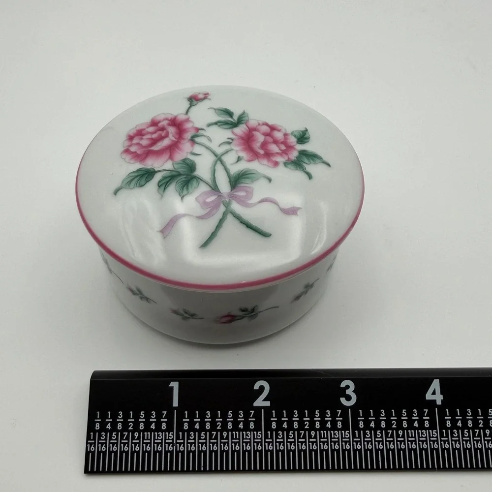 Vintage Japanese Porcelain‎ Trinket Box Floral Roses Lidded Dish